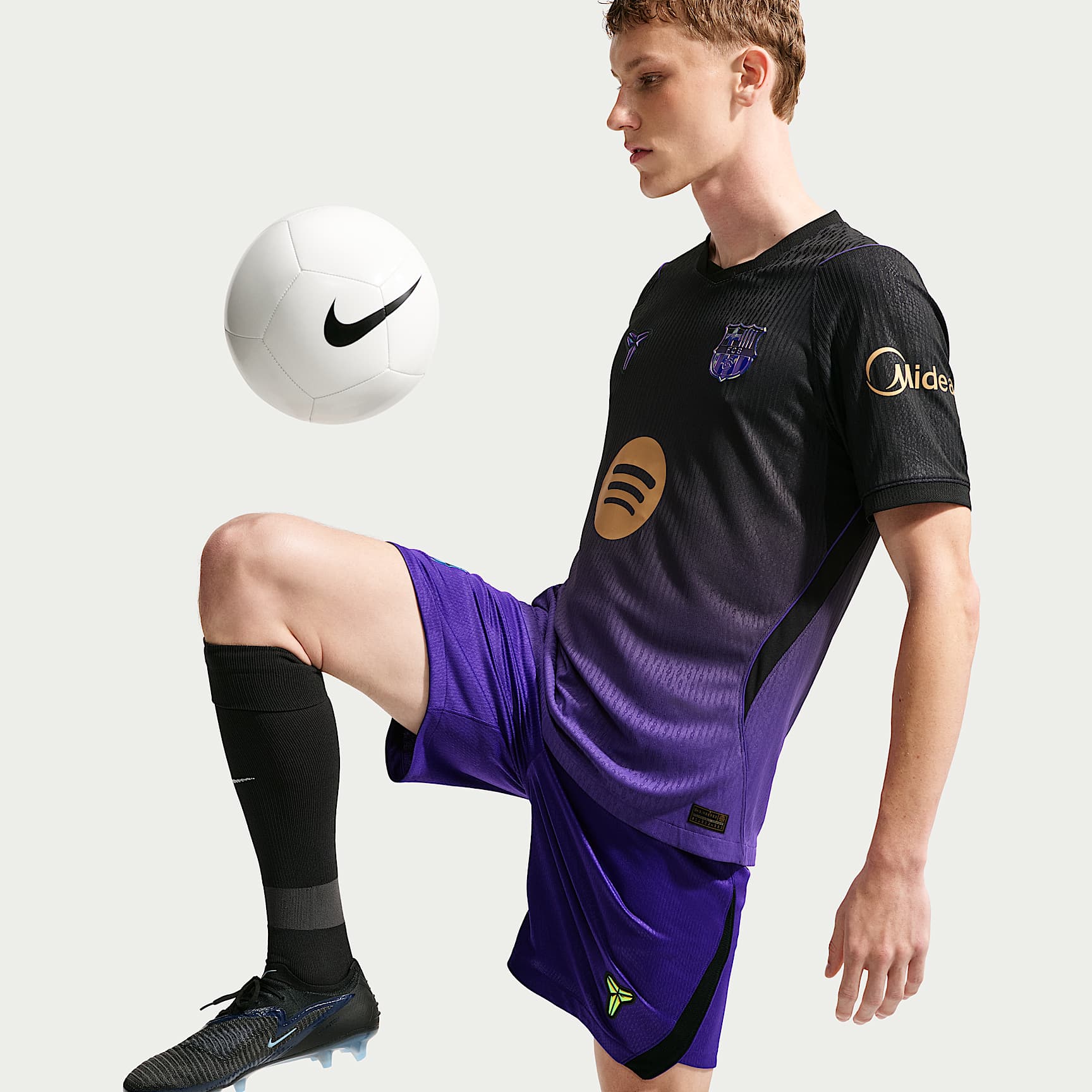 Camisa Nike Barcelona 2026/27 II Jogador