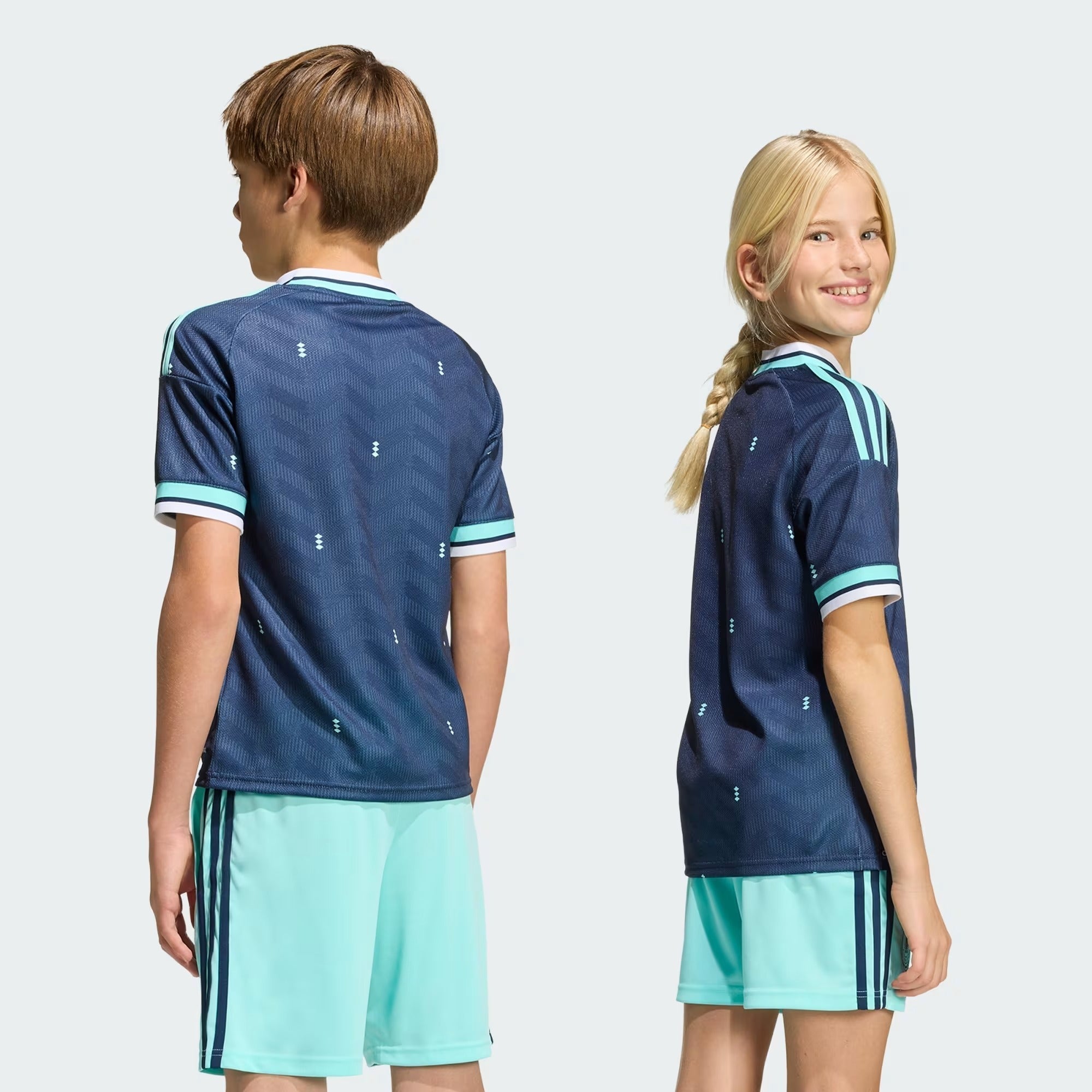Conjunto Infantil Alemanha 2026/27 II Kit