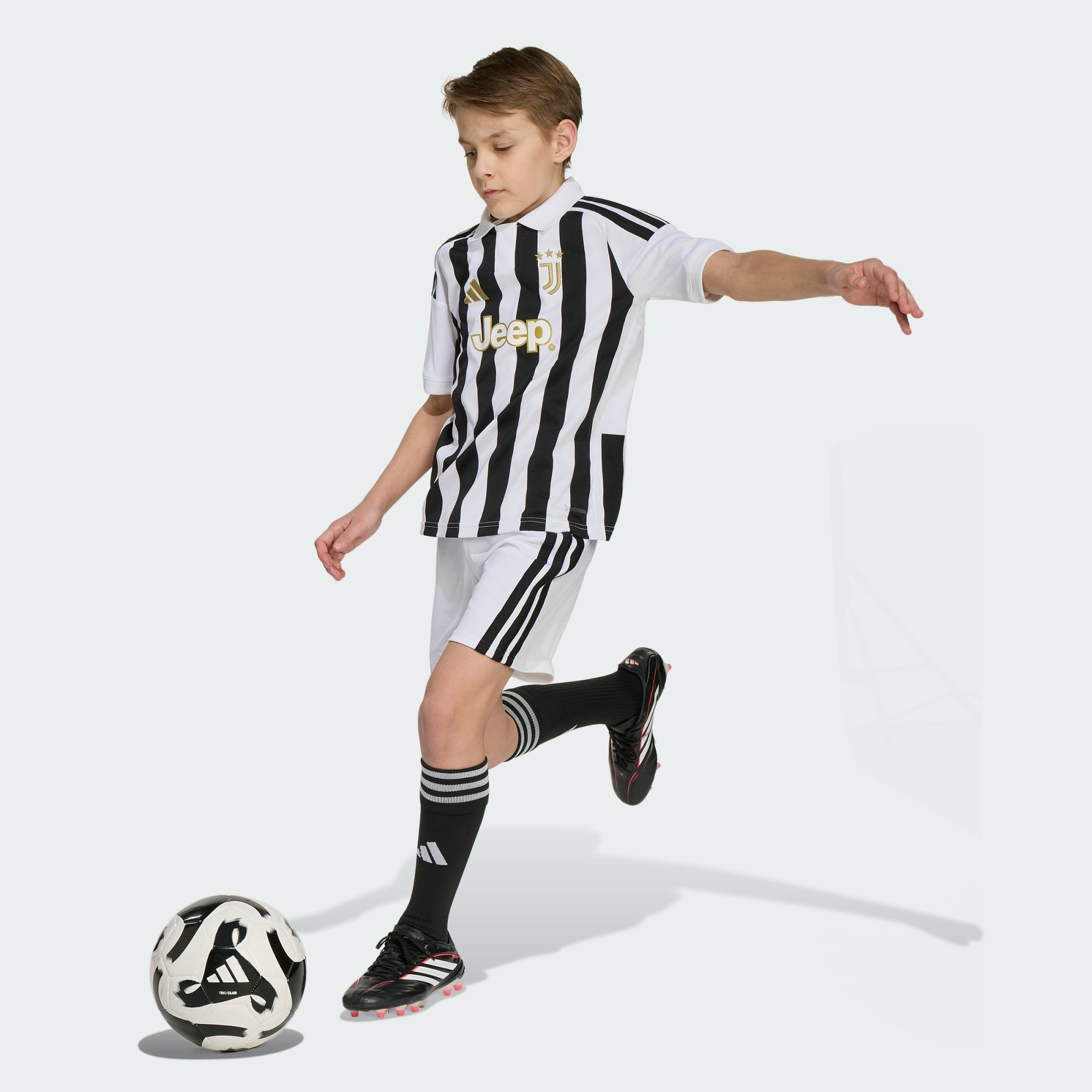 Conjunto Infantil Adidas Juventus 2026/27 I - imagem 7